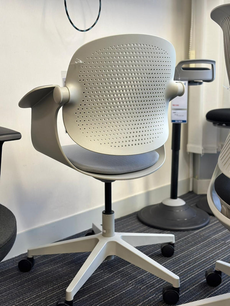 ROBOT - Meeting Chair - Visitor - Slope armrest - Flex backrest - EKOBOR Ergonomic Furniture