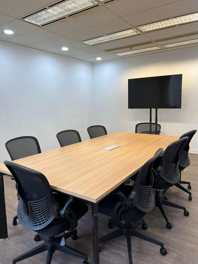 VIBE - Meeting Chair - Flip up armrest - Thick cushion - EKOBOR Ergonomic Furniture