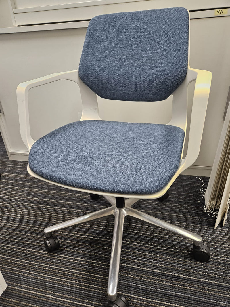 (99% new) FILO Office Meeting Chair -Blue